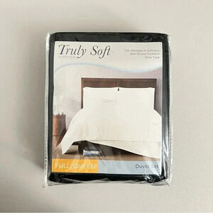 Truly Soft Everyday Duvet Cover and Shams Mini Set Black Full/ Queen